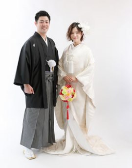 和装で結婚写真